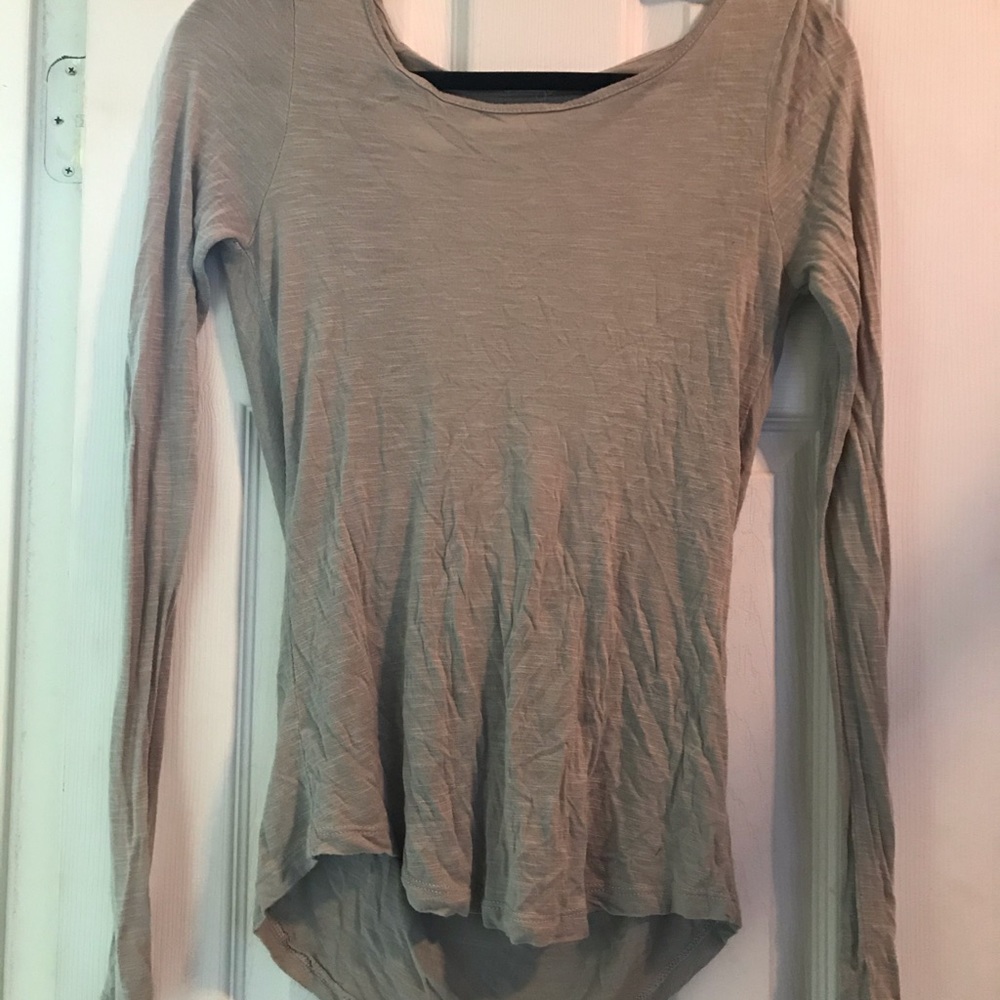 Backless grey long sleeved shirt